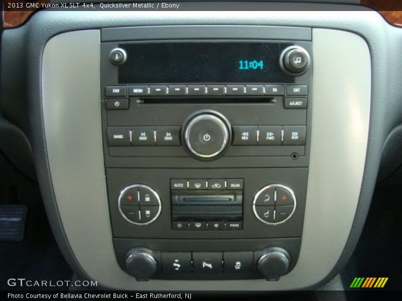 Quicksilver Metallic / Ebony 2013 GMC Yukon XL SLT 4x4