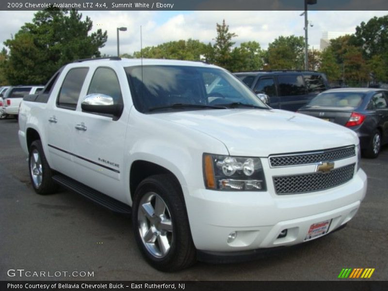 Summit White / Ebony 2009 Chevrolet Avalanche LTZ 4x4
