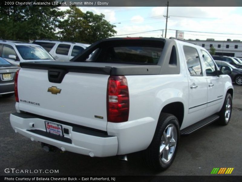 Summit White / Ebony 2009 Chevrolet Avalanche LTZ 4x4