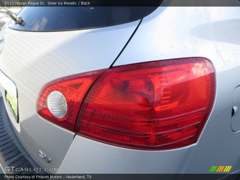 Silver Ice Metallic / Black 2011 Nissan Rogue SV