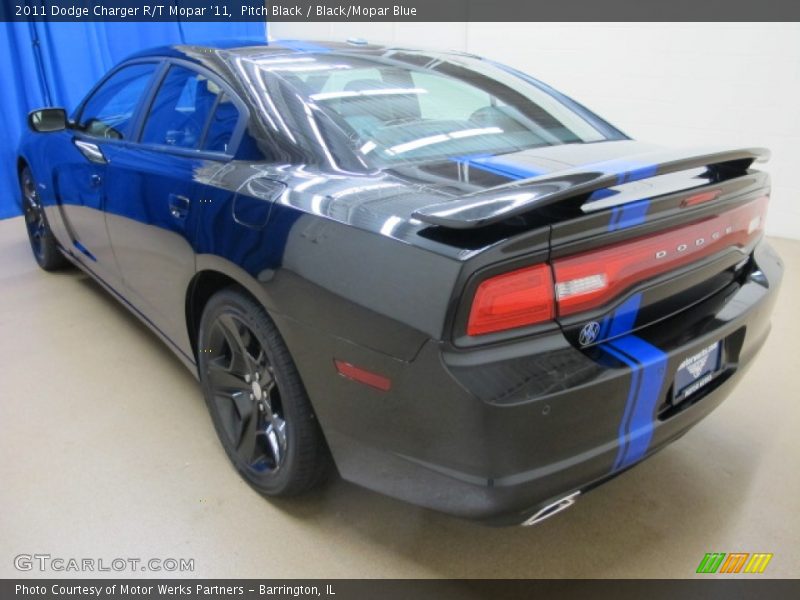 Pitch Black / Black/Mopar Blue 2011 Dodge Charger R/T Mopar '11