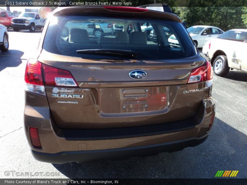 Caramel Bronze Pearl / Warm Ivory 2011 Subaru Outback 2.5i Wagon