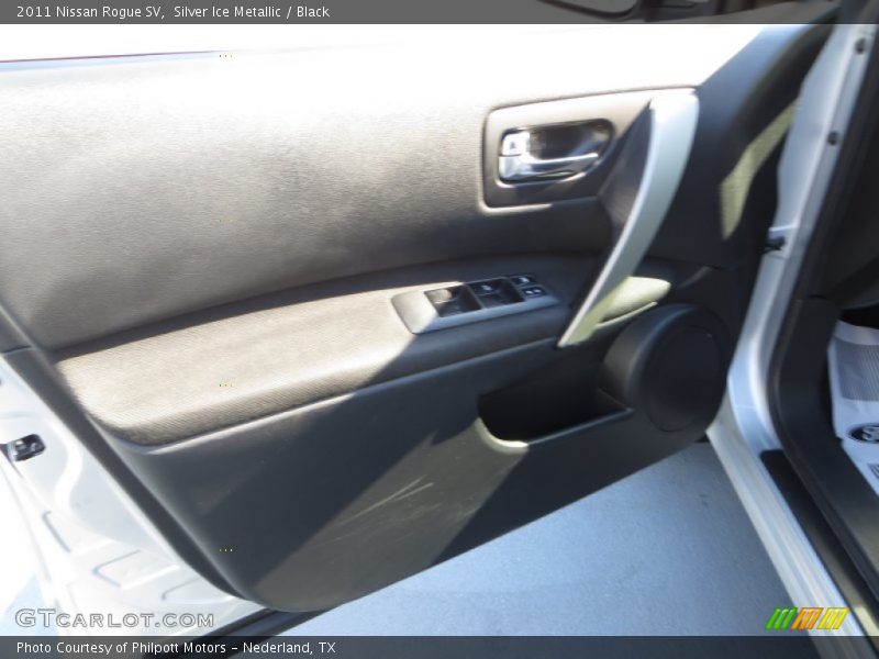 Silver Ice Metallic / Black 2011 Nissan Rogue SV