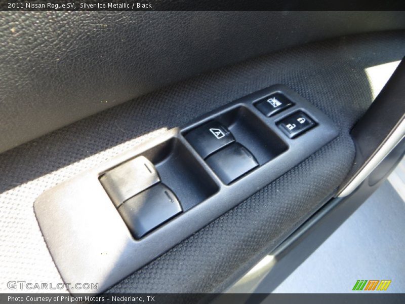 Silver Ice Metallic / Black 2011 Nissan Rogue SV