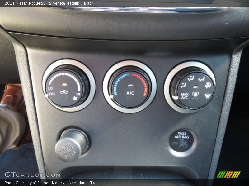 Silver Ice Metallic / Black 2011 Nissan Rogue SV