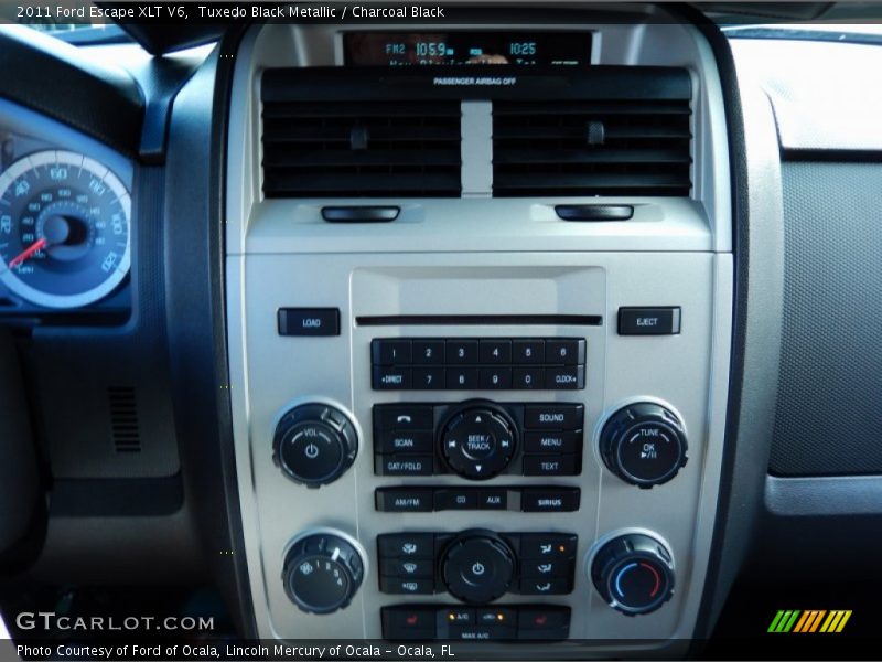 Tuxedo Black Metallic / Charcoal Black 2011 Ford Escape XLT V6
