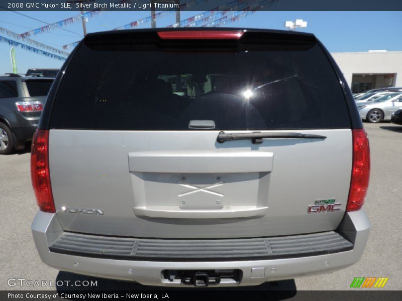 Silver Birch Metallic / Light Titanium 2008 GMC Yukon SLE