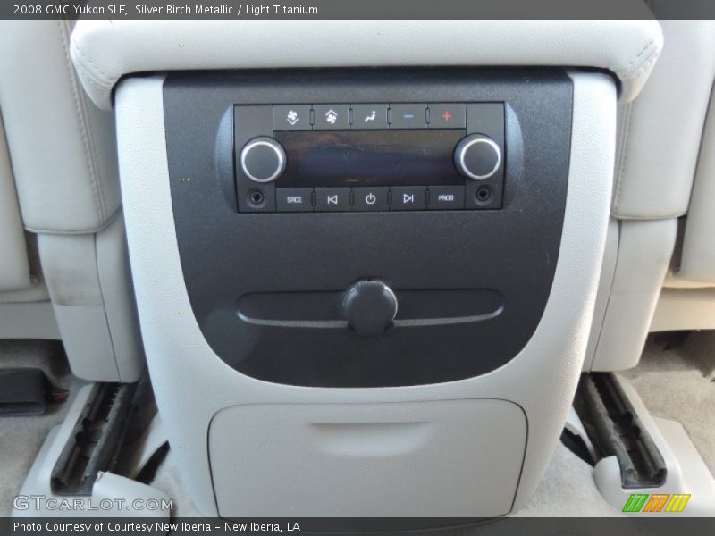 Silver Birch Metallic / Light Titanium 2008 GMC Yukon SLE