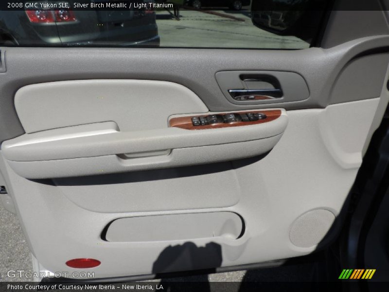 Silver Birch Metallic / Light Titanium 2008 GMC Yukon SLE