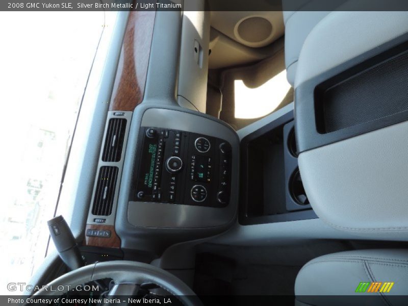 Silver Birch Metallic / Light Titanium 2008 GMC Yukon SLE