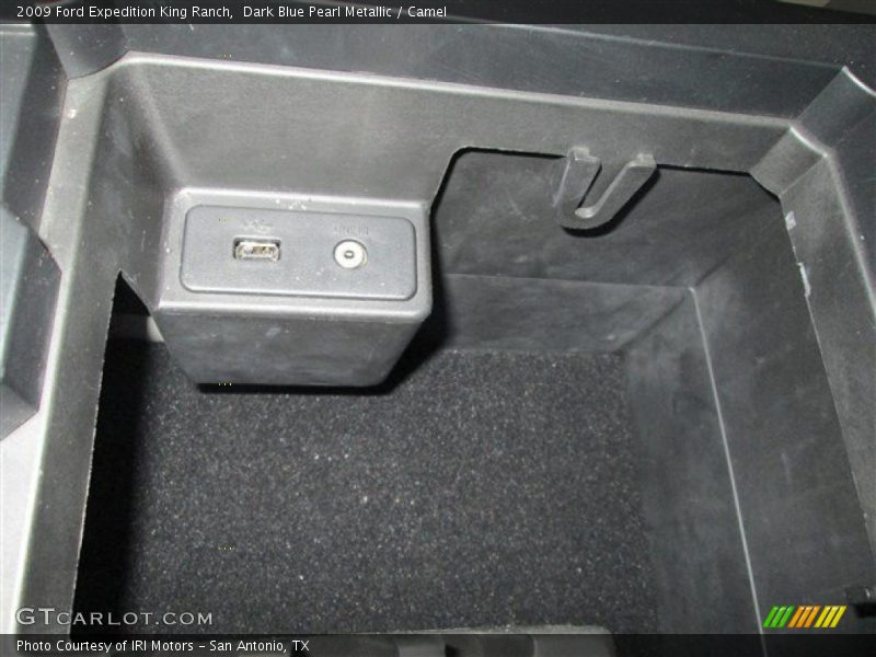 Dark Blue Pearl Metallic / Camel 2009 Ford Expedition King Ranch