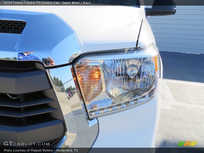 Super White / Black 2014 Toyota Tundra TSS Double Cab