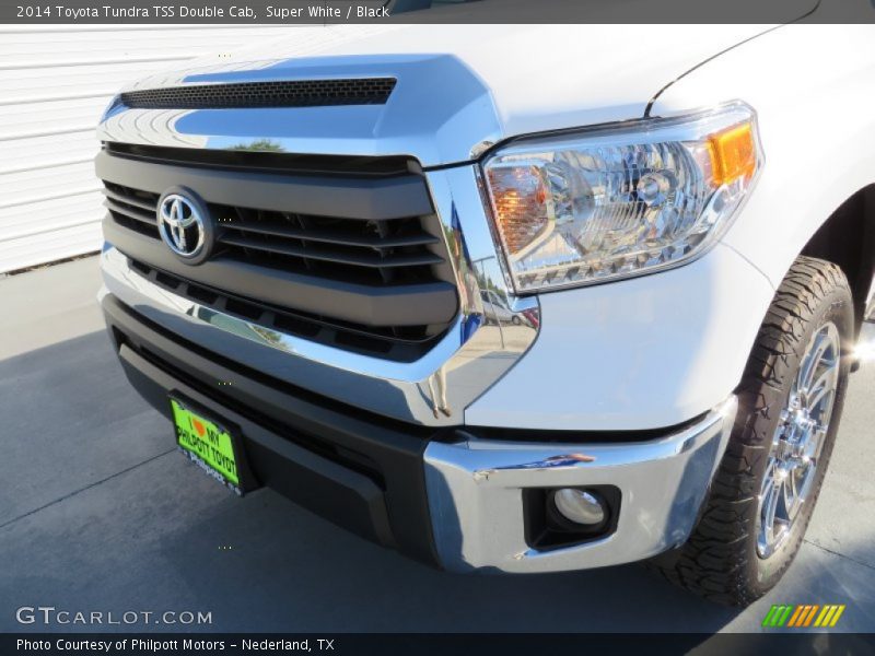 Super White / Black 2014 Toyota Tundra TSS Double Cab