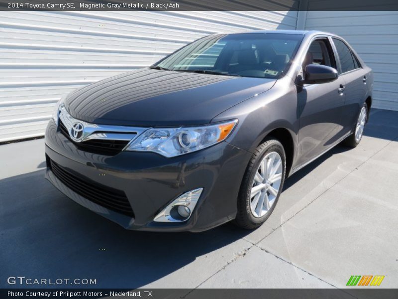 Magnetic Gray Metallic / Black/Ash 2014 Toyota Camry SE