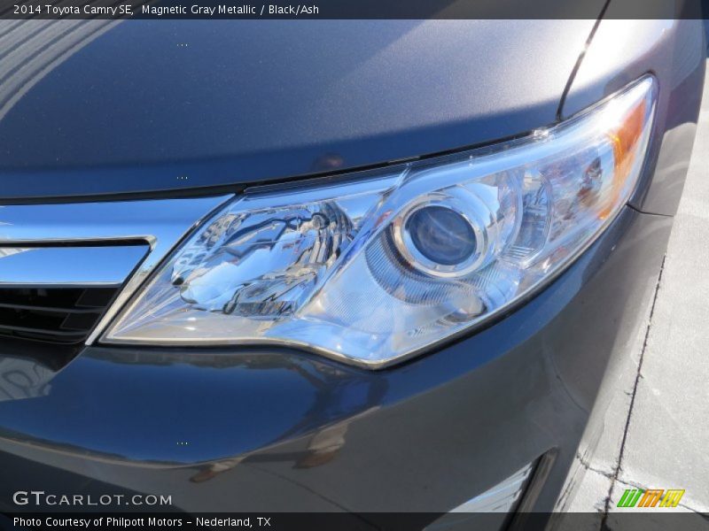 Magnetic Gray Metallic / Black/Ash 2014 Toyota Camry SE