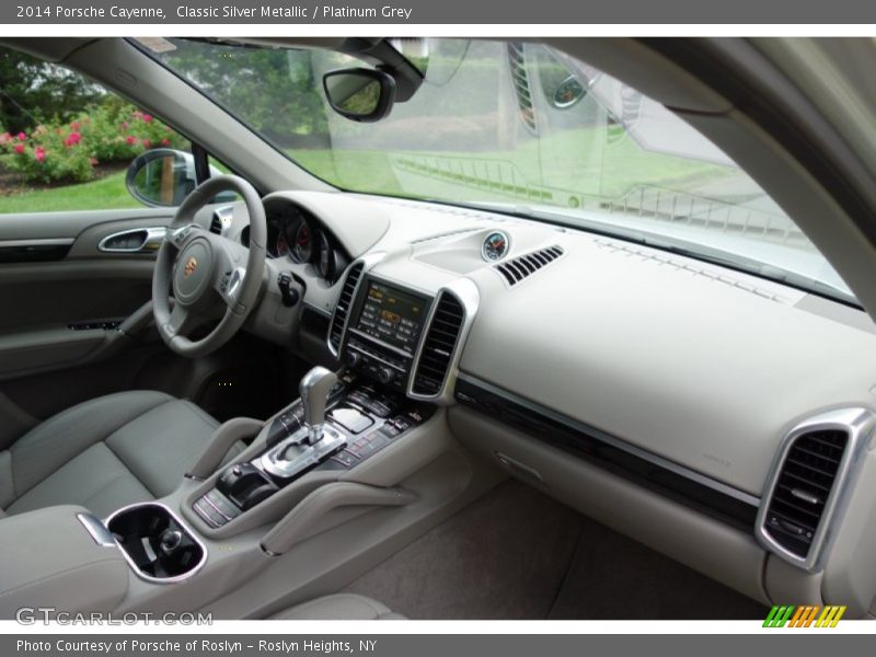 Dashboard of 2014 Cayenne 