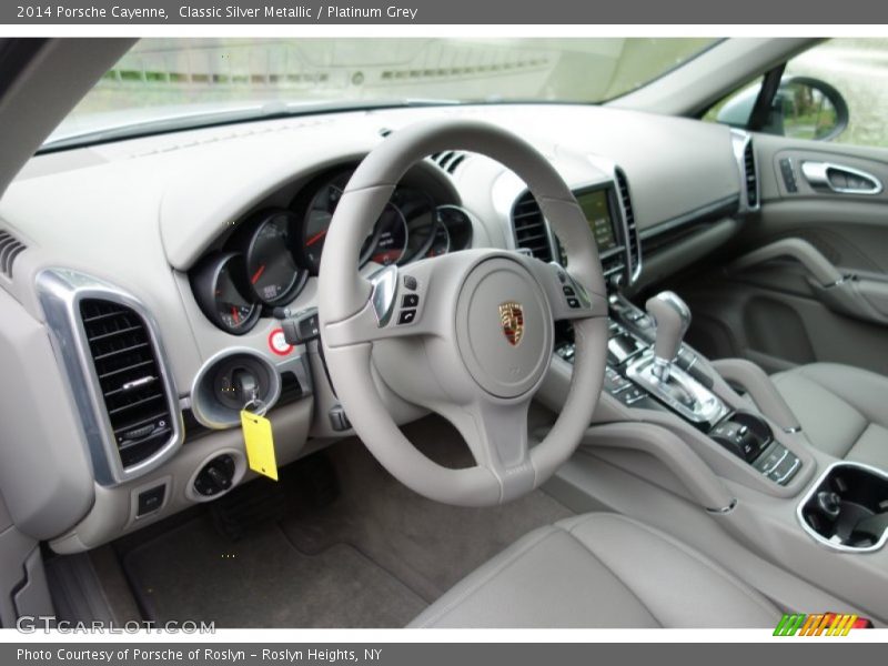 Dashboard of 2014 Cayenne 