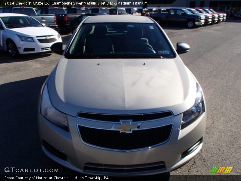 Champagne Silver Metallic / Jet Black/Medium Titanium 2014 Chevrolet Cruze LS