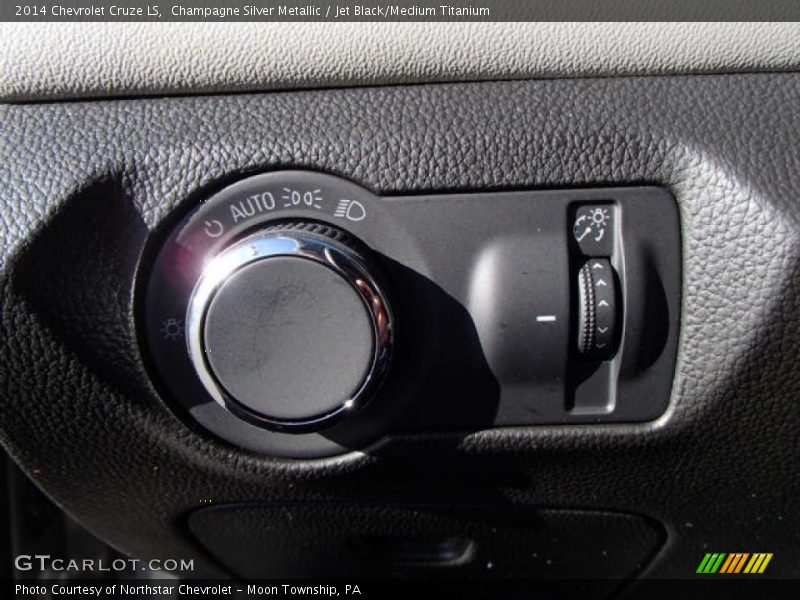 Champagne Silver Metallic / Jet Black/Medium Titanium 2014 Chevrolet Cruze LS