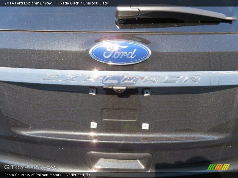 Tuxedo Black / Charcoal Black 2014 Ford Explorer Limited
