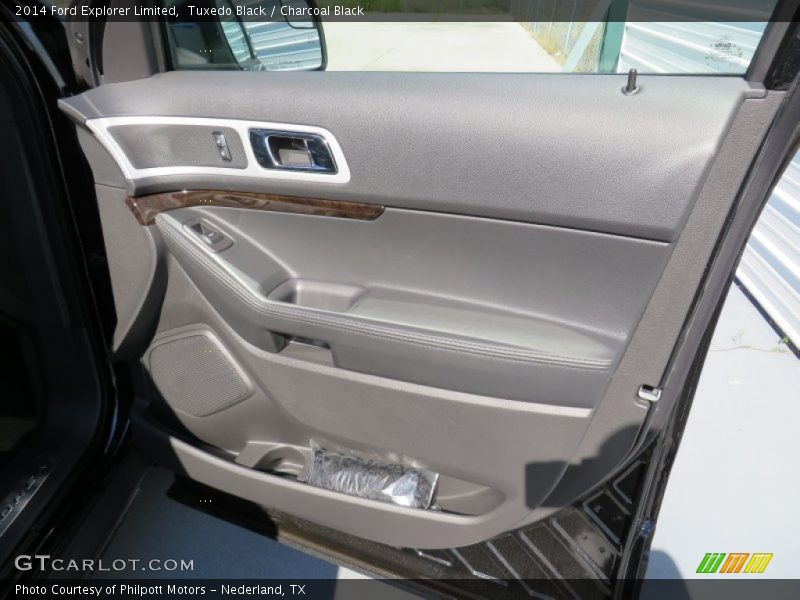 Tuxedo Black / Charcoal Black 2014 Ford Explorer Limited