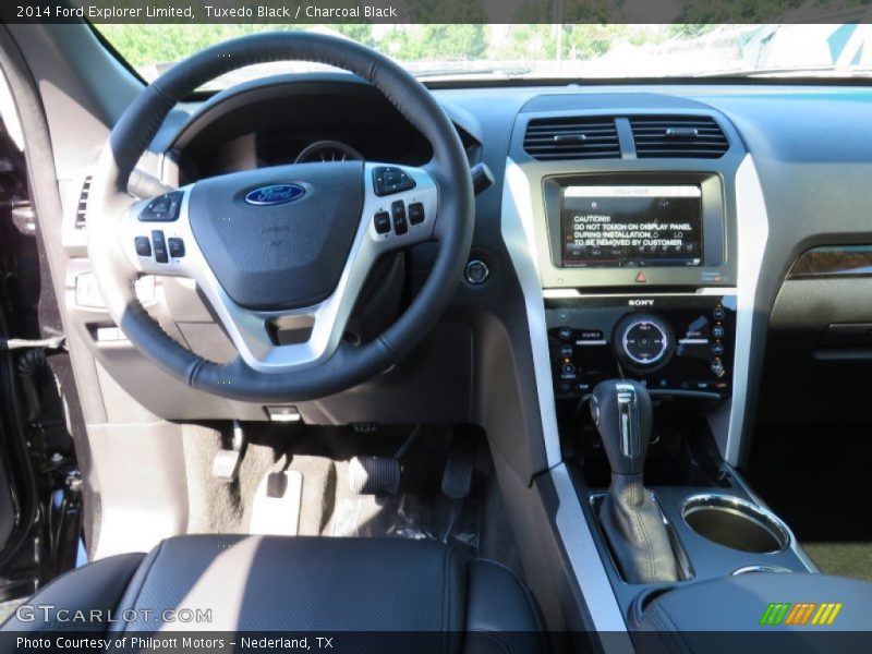Tuxedo Black / Charcoal Black 2014 Ford Explorer Limited