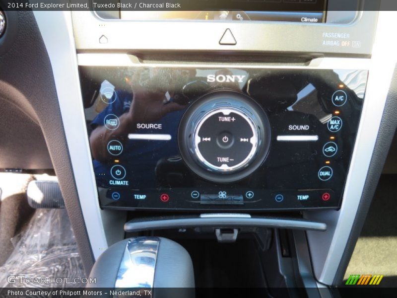Tuxedo Black / Charcoal Black 2014 Ford Explorer Limited