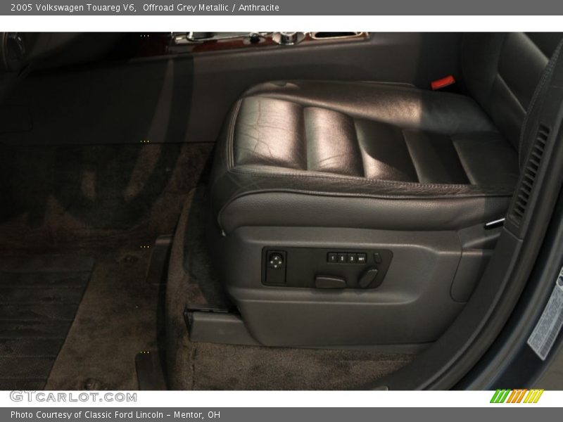 Front Seat of 2005 Touareg V6