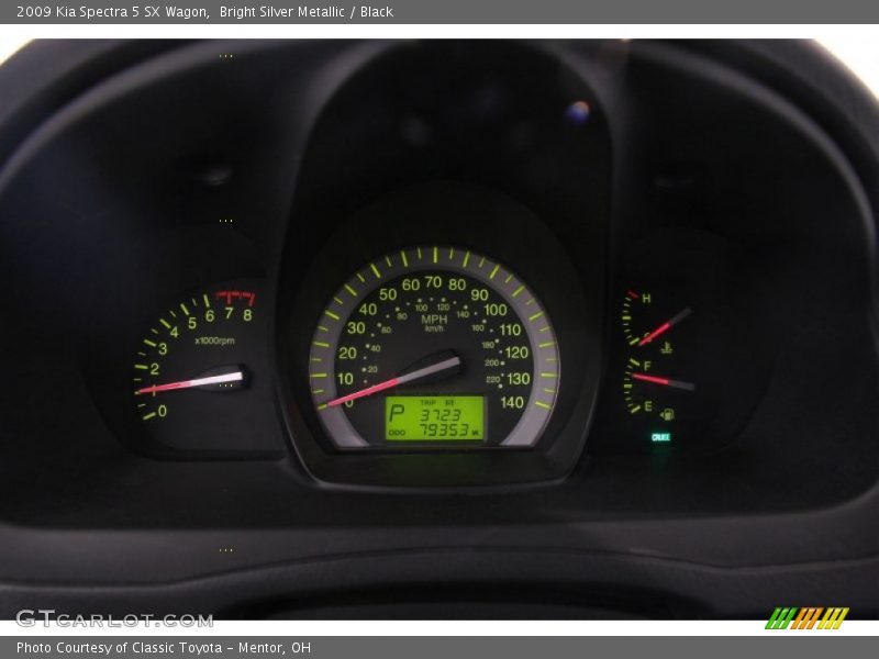 Bright Silver Metallic / Black 2009 Kia Spectra 5 SX Wagon