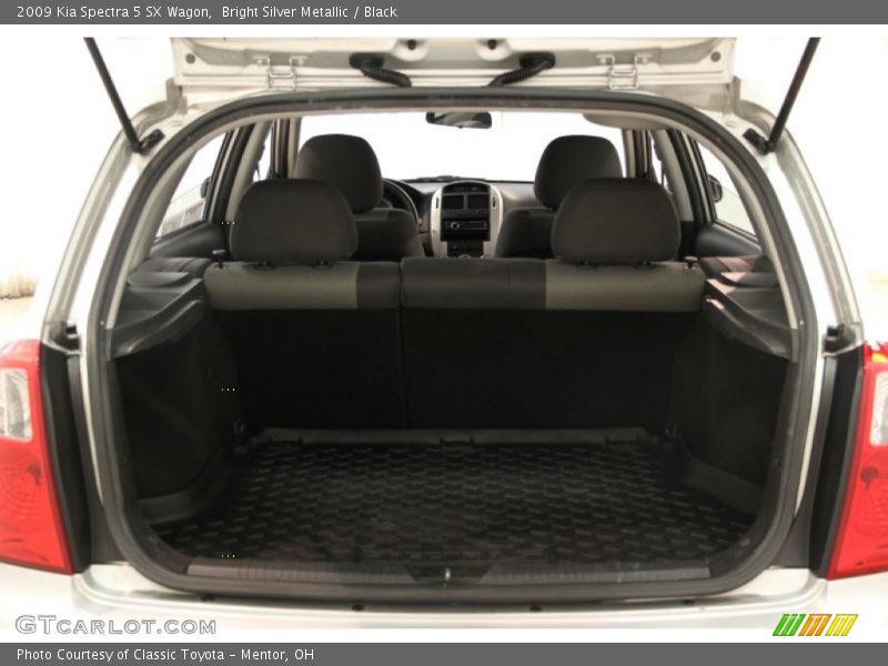 Bright Silver Metallic / Black 2009 Kia Spectra 5 SX Wagon