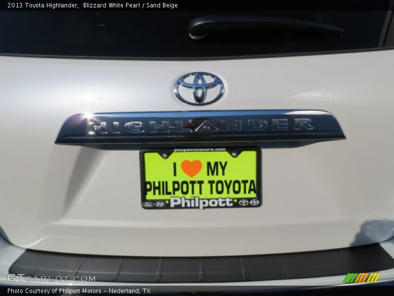 Blizzard White Pearl / Sand Beige 2013 Toyota Highlander