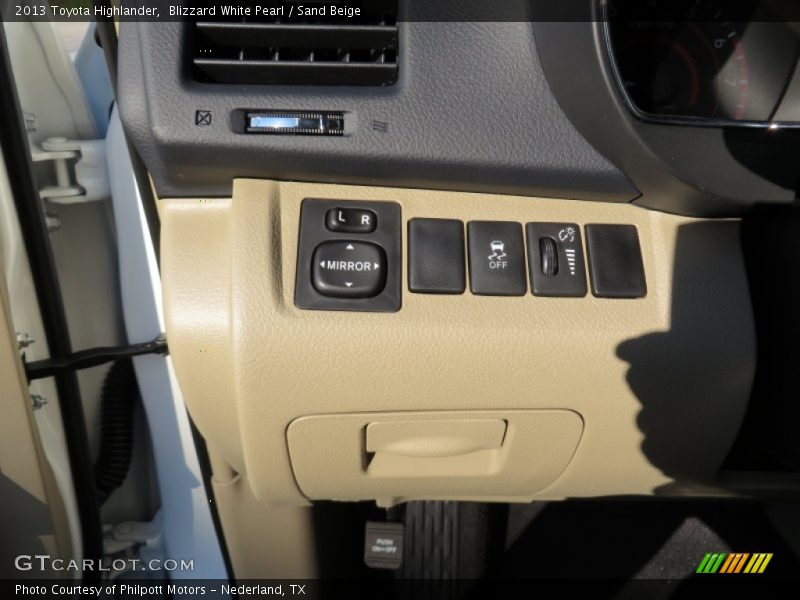 Blizzard White Pearl / Sand Beige 2013 Toyota Highlander