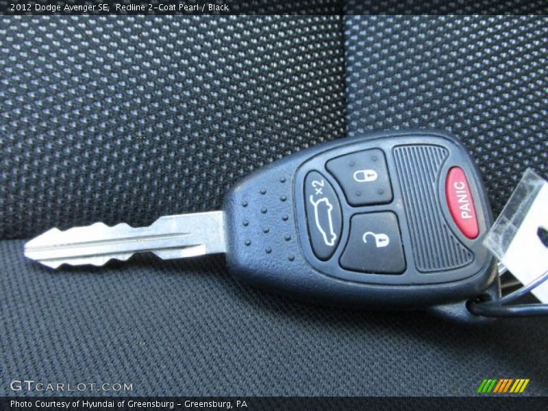 Redline 2-Coat Pearl / Black 2012 Dodge Avenger SE