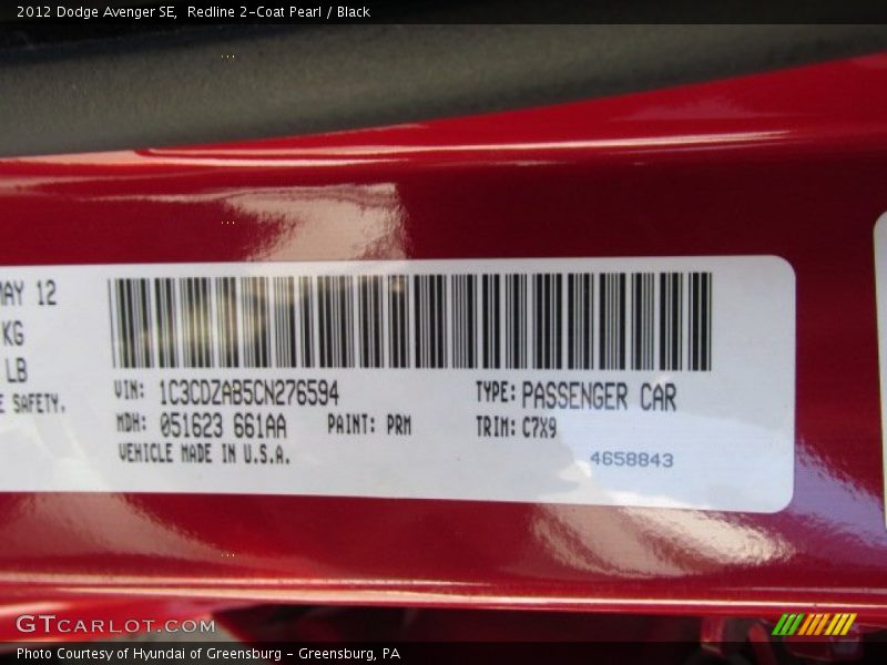 Redline 2-Coat Pearl / Black 2012 Dodge Avenger SE