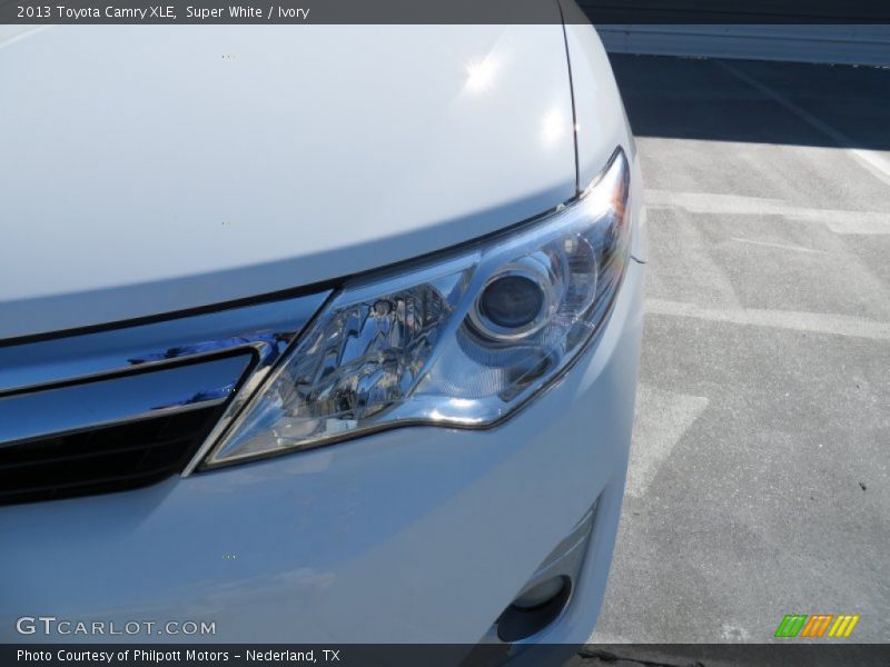 Super White / Ivory 2013 Toyota Camry XLE