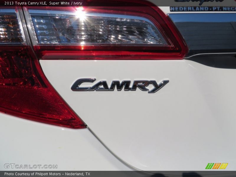 Super White / Ivory 2013 Toyota Camry XLE