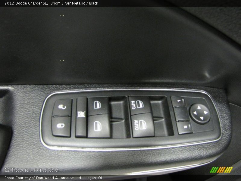 Bright Silver Metallic / Black 2012 Dodge Charger SE