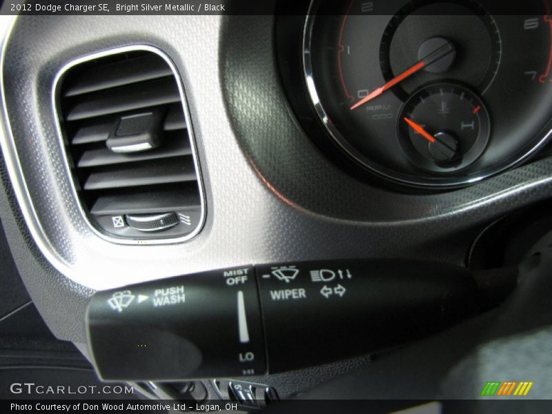 Bright Silver Metallic / Black 2012 Dodge Charger SE
