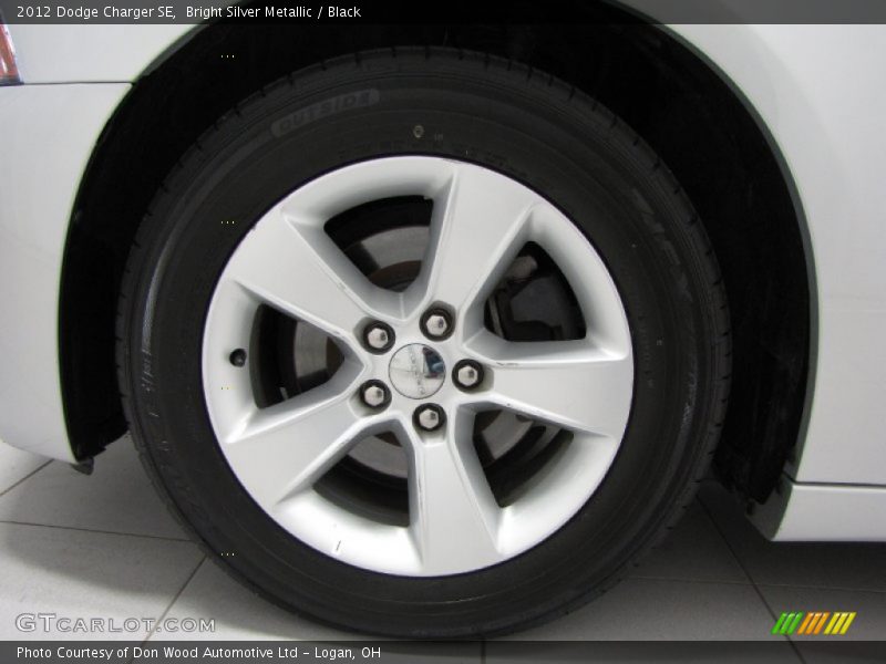 Bright Silver Metallic / Black 2012 Dodge Charger SE
