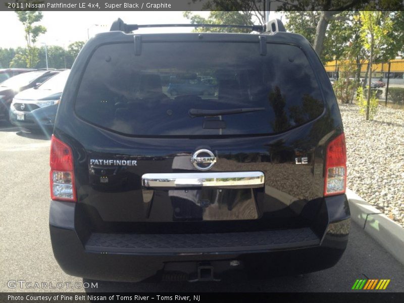 Super Black / Graphite 2011 Nissan Pathfinder LE 4x4