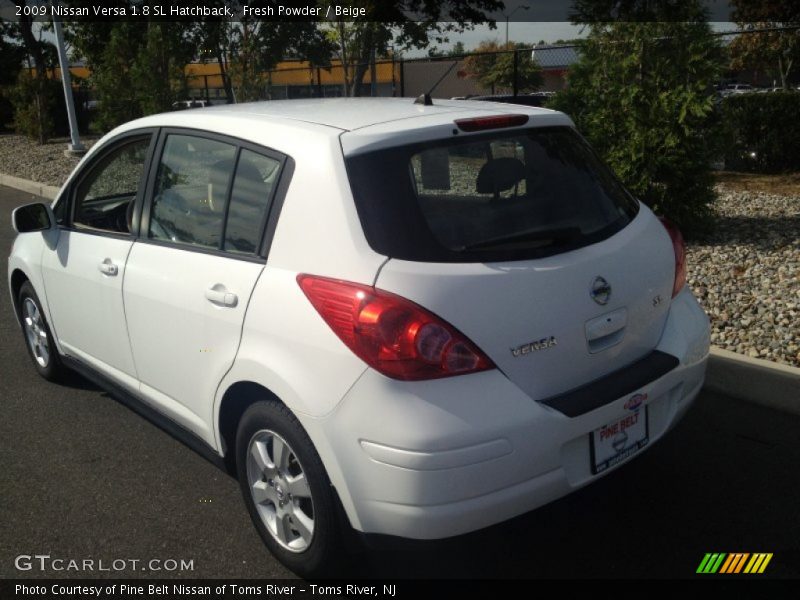 Fresh Powder / Beige 2009 Nissan Versa 1.8 SL Hatchback
