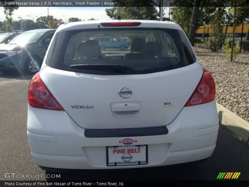 Fresh Powder / Beige 2009 Nissan Versa 1.8 SL Hatchback