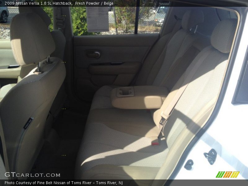 Fresh Powder / Beige 2009 Nissan Versa 1.8 SL Hatchback