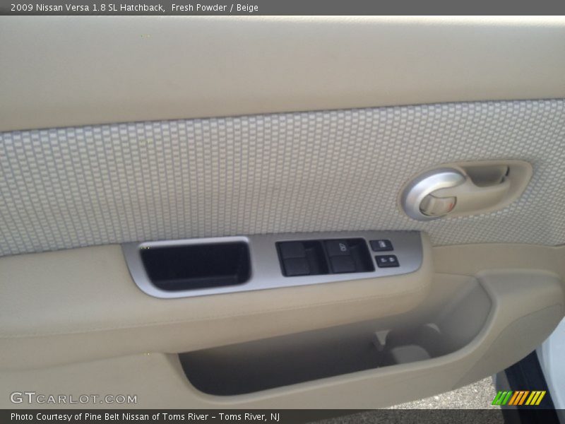 Fresh Powder / Beige 2009 Nissan Versa 1.8 SL Hatchback