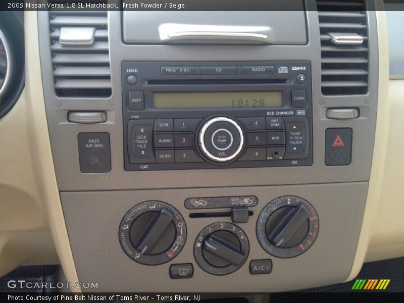 Fresh Powder / Beige 2009 Nissan Versa 1.8 SL Hatchback