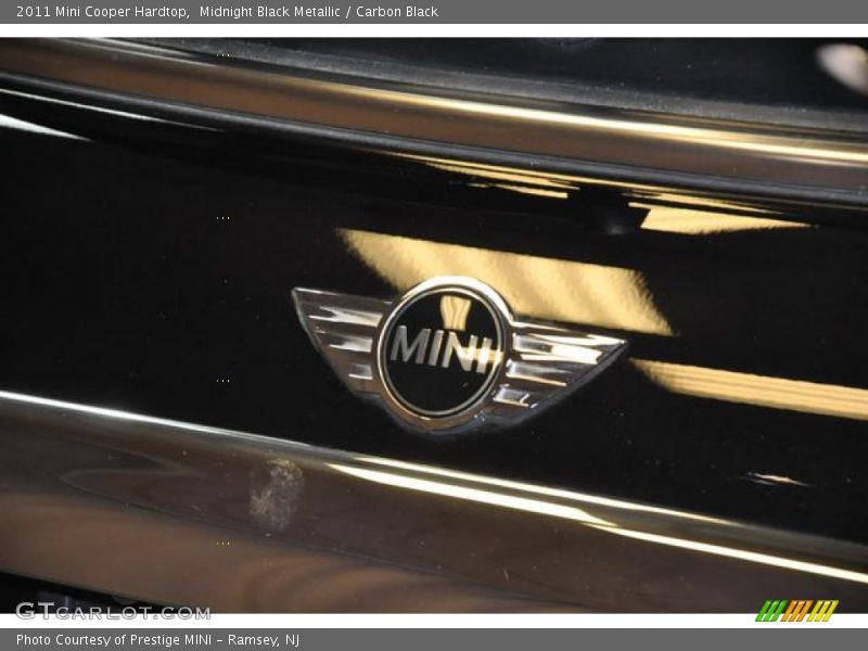 Midnight Black Metallic / Carbon Black 2011 Mini Cooper Hardtop