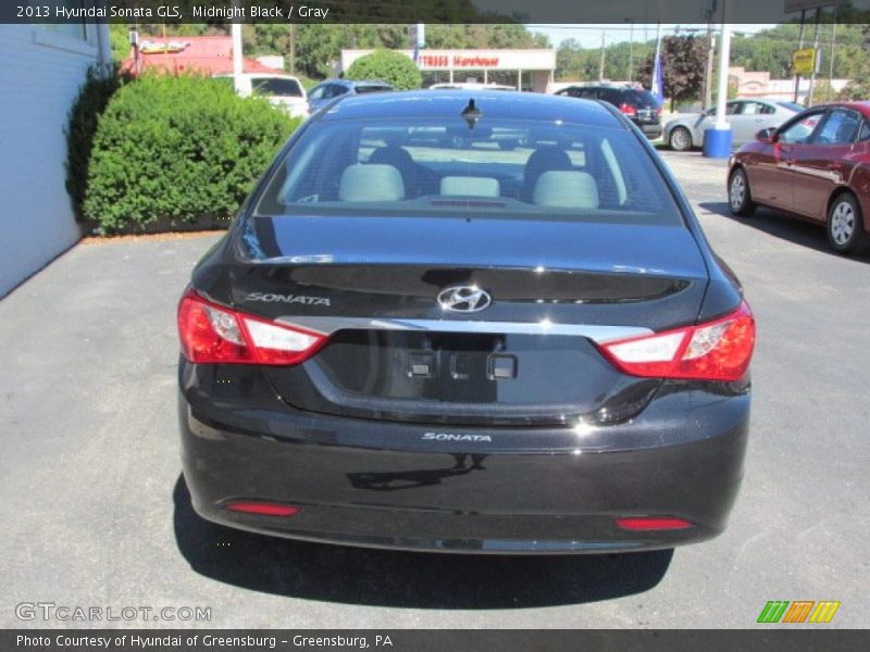 Midnight Black / Gray 2013 Hyundai Sonata GLS