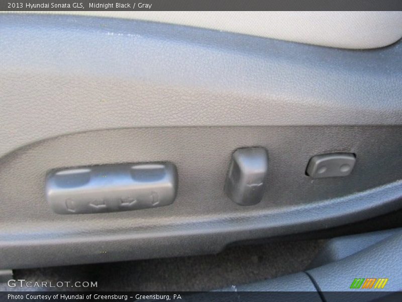Midnight Black / Gray 2013 Hyundai Sonata GLS