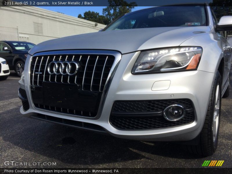 Ice Silver Metallic / Black 2011 Audi Q5 3.2 quattro