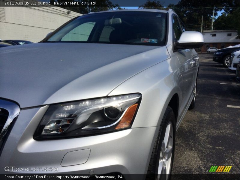 Ice Silver Metallic / Black 2011 Audi Q5 3.2 quattro